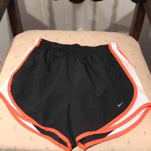 Nike Women’s Tempo Dri-Fit Shorts Size S